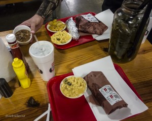 Food is served the right way. On a piece of paper on a tray.