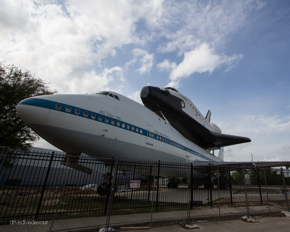 747 with space shutte at NASA