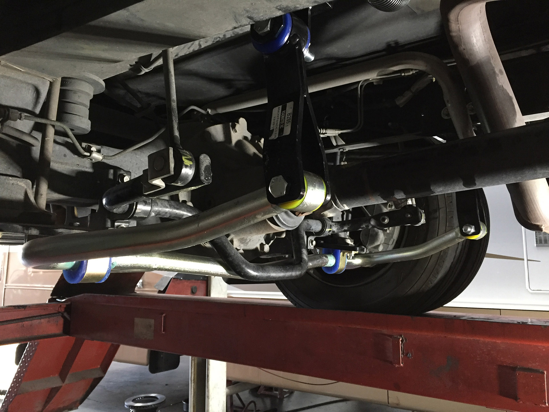 The rear Anti-Sway bar installed
